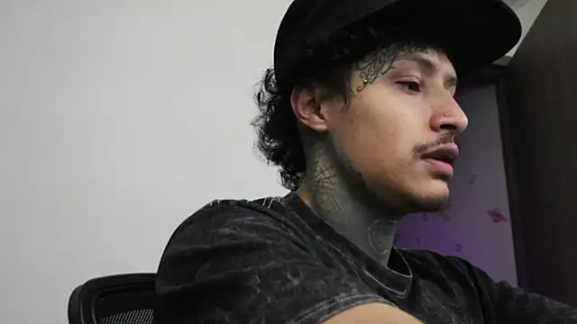 trieone online show from October 14, 10:54 pm