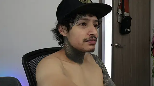 trieone online show from February 9, 4:11 pm