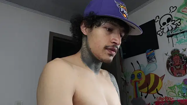 trieone online show from March 31, 2:02 am