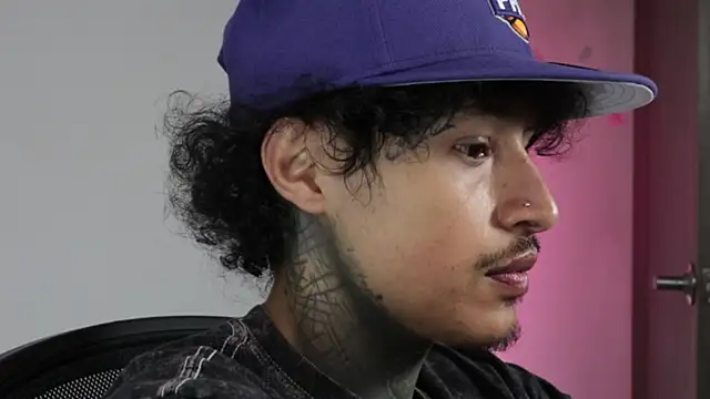 trieone online show from April 11, 2:21 pm