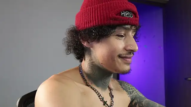 trieone online show from April 18, 4:27 am