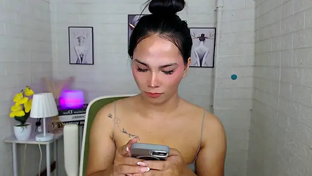 urnaughtydolly69 online show from October 7, 11:18 am