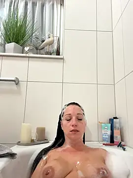 Snapshot of Viola_Beck chatting on October 19, 6:52 pm Viola Beck online show from October 19, 6:52 pm