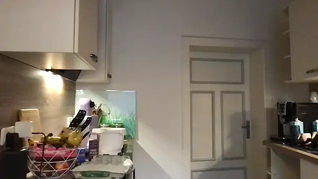 Snapshot of Viola_Beck chatting on November 14, 9:30 am Viola Beck online show from November 14, 9:30 am