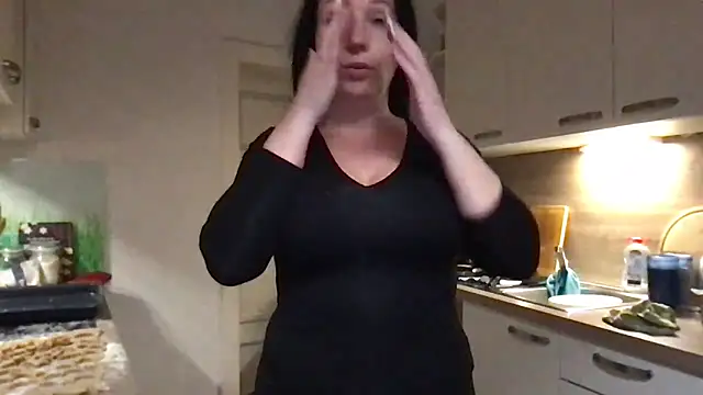 Viola Beck online show from December 21, 4:58 pm