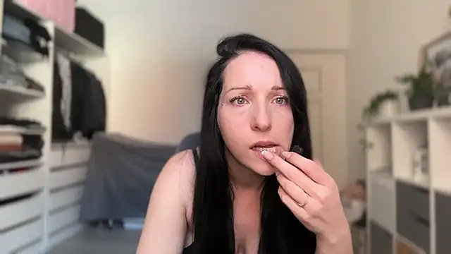 Viola Beck online show from February 15, 10:58 am