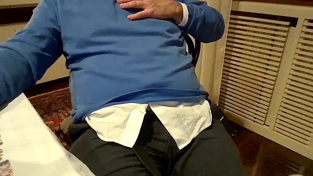 polloiw online show from April 15, 8:20 pm