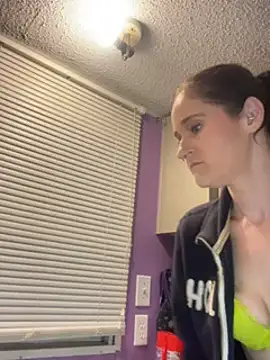 lolabunny9 online show from January 26, 2:24 am