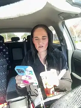 lolabunny9 online show from March 11, 4:07 pm