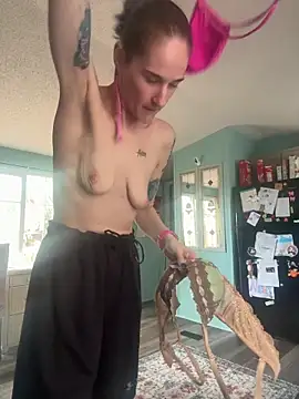 lolabunny9 online show from December 3, 6:06 pm