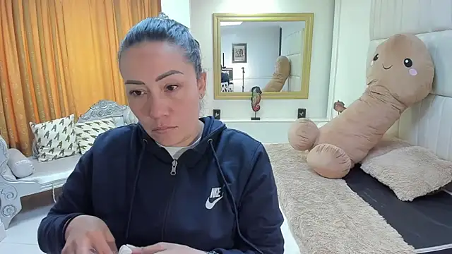 gaby trent online show from November 22, 2:16 pm