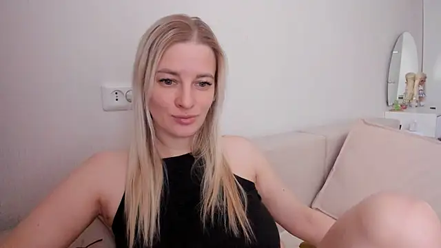 Snapshot of HILT_ON chatting on January 10, 4:58 am HILT ON online show from January 10, 4:58 am