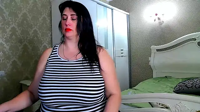 Evelyn Shy online show from March 12, 10:05 am