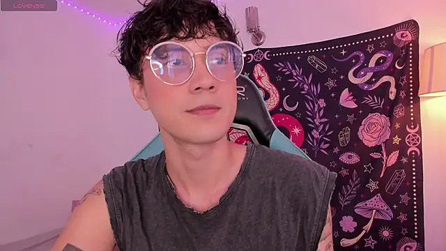 LeaneSeb online show from December 14, 8:18 pm