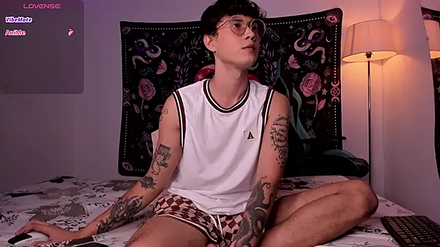 LeaneSeb online show from December 19, 4:57 pm