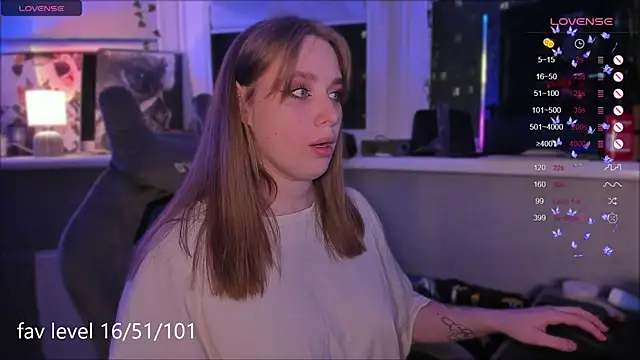 Snapshot of Rachel_Ro chatting on October 28, 6:43 pm Rachel Ro online show from October 28, 6:43 pm