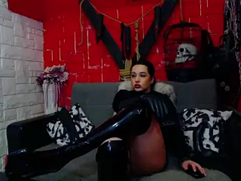 Snapshot of MistressRachelle chatting on March 18, 10:58 pm MistressRachelle online show from March 18, 10:58 pm
