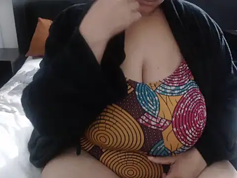 XHotJuicyBootyXX online show from July 28, 9:48 am