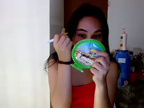 Snapshot of SweetLilly_18 chatting on January 25, 11:55 am SweetLilly 18 online show from January 25, 11:55 am