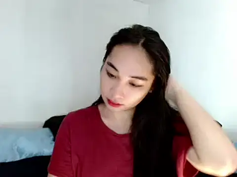 Snapshot of SweetLilly_18 chatting on March 1, 1:53 am SweetLilly 18 online show from March 1, 1:53 am