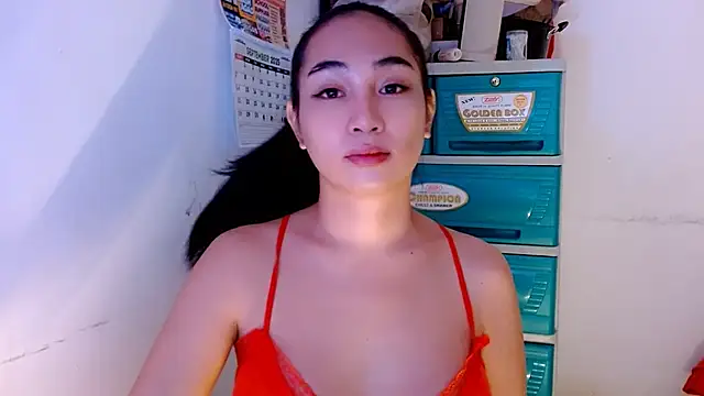 Snapshot of SweetLilly_18 chatting on September 17, 2:08 pm SweetLilly 18 online show from September 17, 2:08 pm