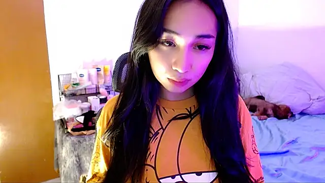 Snapshot of SweetLilly_18 chatting on November 2, 2:19 pm SweetLilly 18 online show from November 2, 2:19 pm