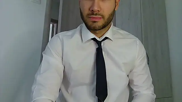 Justynn1 online show from June 1, 4:47 am