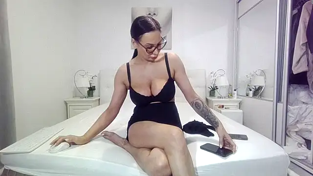 alisonya1 online show from February 10, 5:44 am