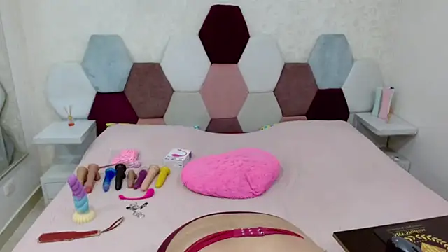 angel blue online show from April 8, 4:40 pm