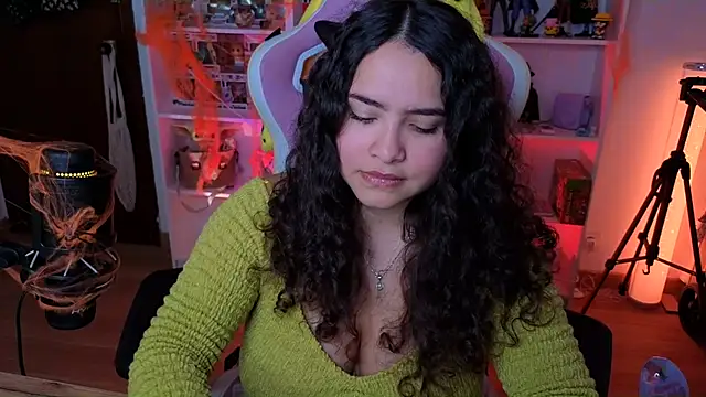 Snapshot of Sweet_sully__ chatting on October 12, 9:19 am Sweet sully online show from October 12, 9:19 am