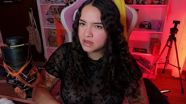 Snapshot of Sweet_sully__ chatting on October 18, 9:10 am Sweet sully online show from October 18, 9:10 am