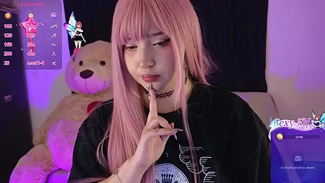 Snapshot of KuroChan420 chatting on December 12, 9:08 am KuroChan420 online show from December 12, 9:08 am