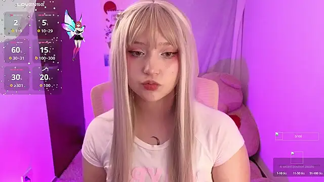 Snapshot of KuroChan420 chatting on October 3, 3:47 am KuroChan420 online show from October 3, 3:47 am