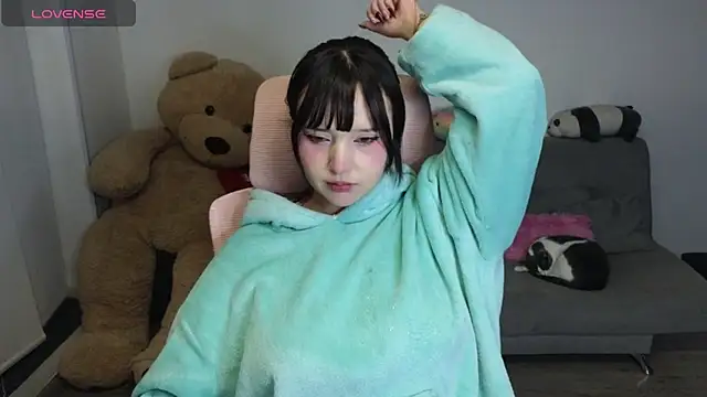 Snapshot of KuroChan420 chatting on July 2, 2:33 am KuroChan420 online show from July 2, 2:33 am