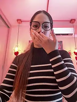 Snapshot of Zoe_Bae chatting on February 15, 10:31 pm Zoe Bae online show from February 15, 10:31 pm