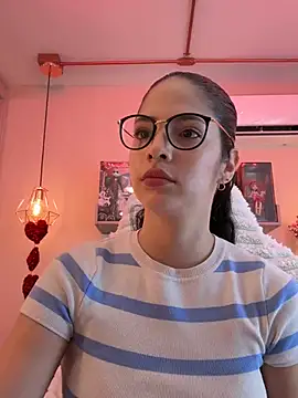 Snapshot of Zoe_Bae chatting on February 17, 10:14 pm Zoe Bae online show from February 17, 10:14 pm
