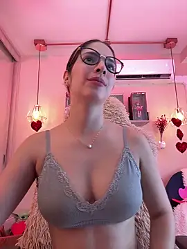 Snapshot of Zoe_Bae chatting on February 20, 12:41 am Zoe Bae online show from February 20, 12:41 am