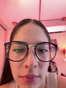 Snapshot of Zoe_Bae chatting on February 21, 9:32 pm Zoe Bae online show from February 21, 9:32 pm