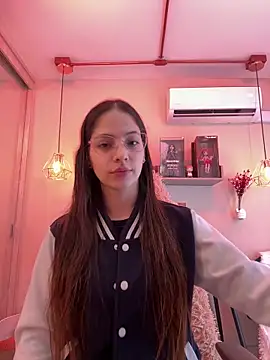 Snapshot of Zoe_Bae chatting on March 7, 10:21 pm Zoe Bae online show from March 7, 10:21 pm