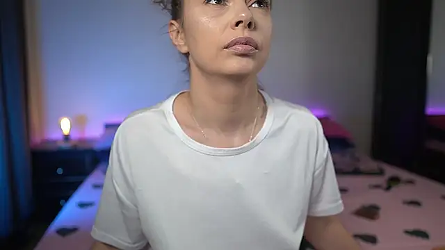 TiffanyPierce online show from November 25, 9:15 pm