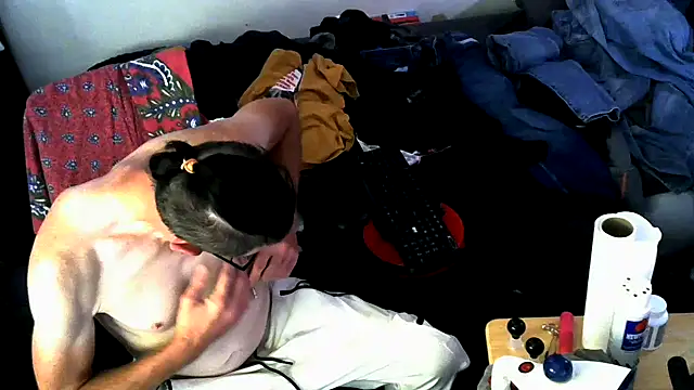 Snapshot of jjdirty6996 chatting on June 16, 12:30 pm jjdirty6996 online show from June 16, 12:30 pm