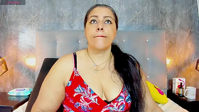 Snapshot of SexxyPamela chatting on November 30, 1:04 pm SexxyPamela online show from November 30, 1:04 pm