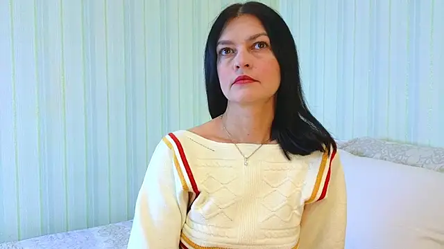  Lily  online show from December 3, 8:12 am