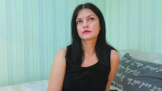  Lily  online show from April 14, 7:14 am