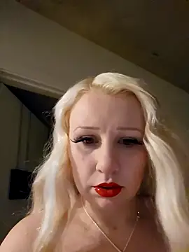 Snapshot of NikiFm chatting on February 20, 8:49 am NikiFm online show from February 20, 8:49 am