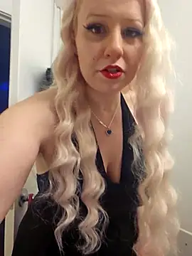 Snapshot of NikiFm chatting on February 22, 6:57 am NikiFm online show from February 22, 6:57 am