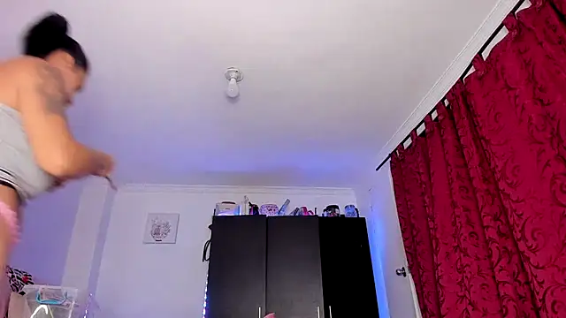 AlondraDiossa03 online show from December 1, 6:30 pm