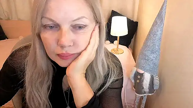 Abby Moore  online show from December 20, 7:48 am