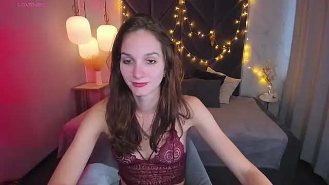 Snapshot of MirandaGlow chatting on December 27, 12:01 pm MirandaGlow online show from December 27, 12:01 pm