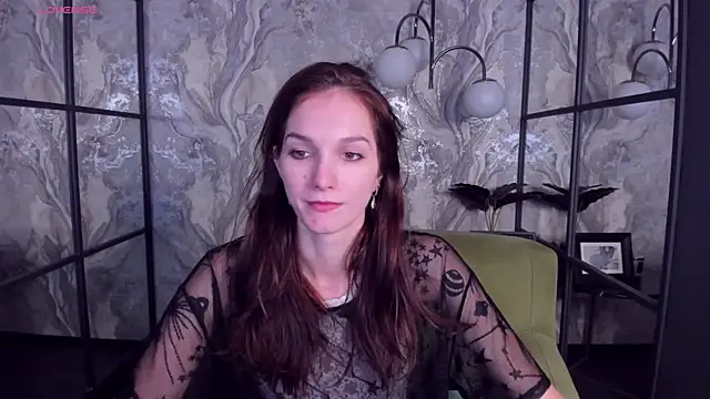 Snapshot of MirandaGlow chatting on February 7, 8:55 am MirandaGlow online show from February 7, 8:55 am